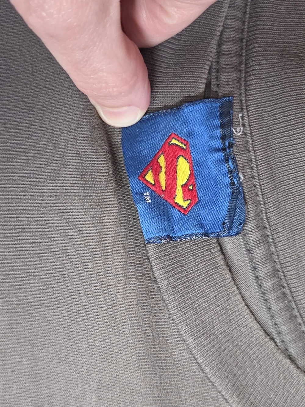 **Vintage Superman Logo Graphic Tee in Faded Mauve** - Picture 3 of 3
